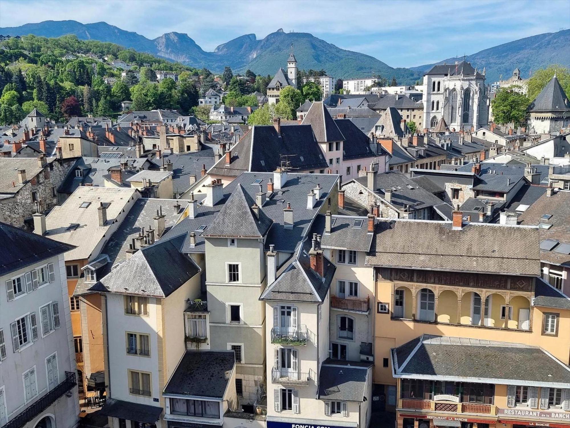 Logement Autour De Moi * * * * * シャンベリ エクステリア 写真