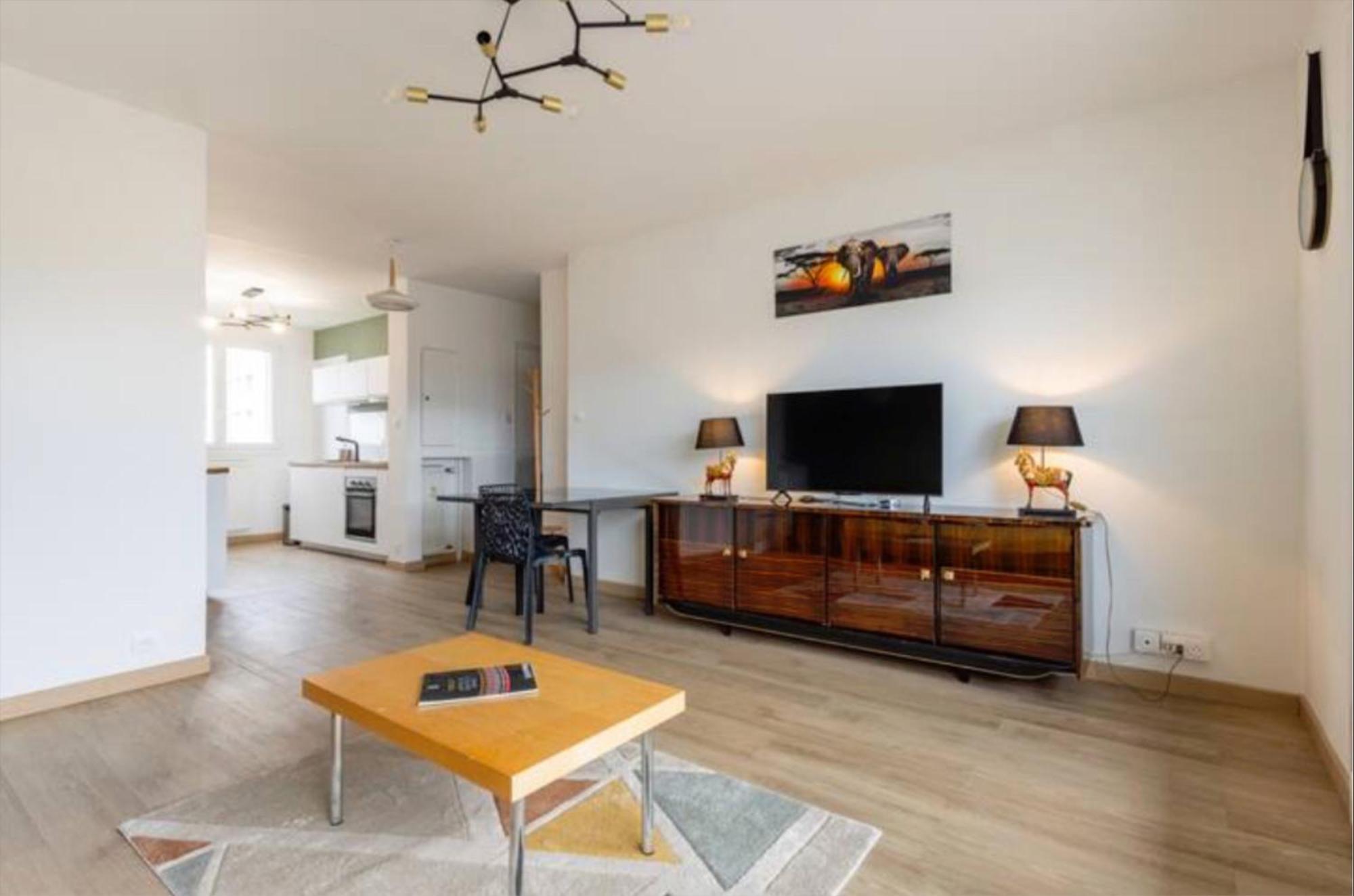 Logement Autour De Moi * * * * * シャンベリ エクステリア 写真