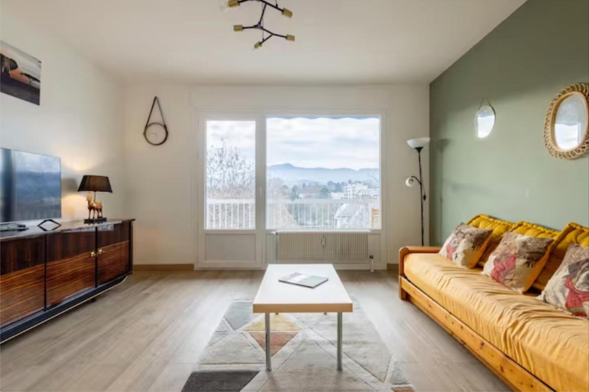 Logement Autour De Moi * * * * * シャンベリ エクステリア 写真