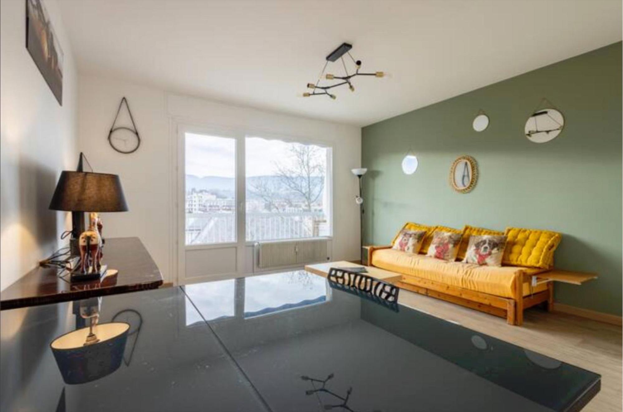 Logement Autour De Moi * * * * * シャンベリ エクステリア 写真